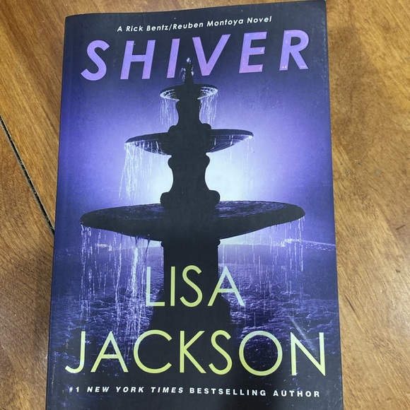 Set of 3, Lisa Jackson, used, paperback novels. - Picture 2 of 15